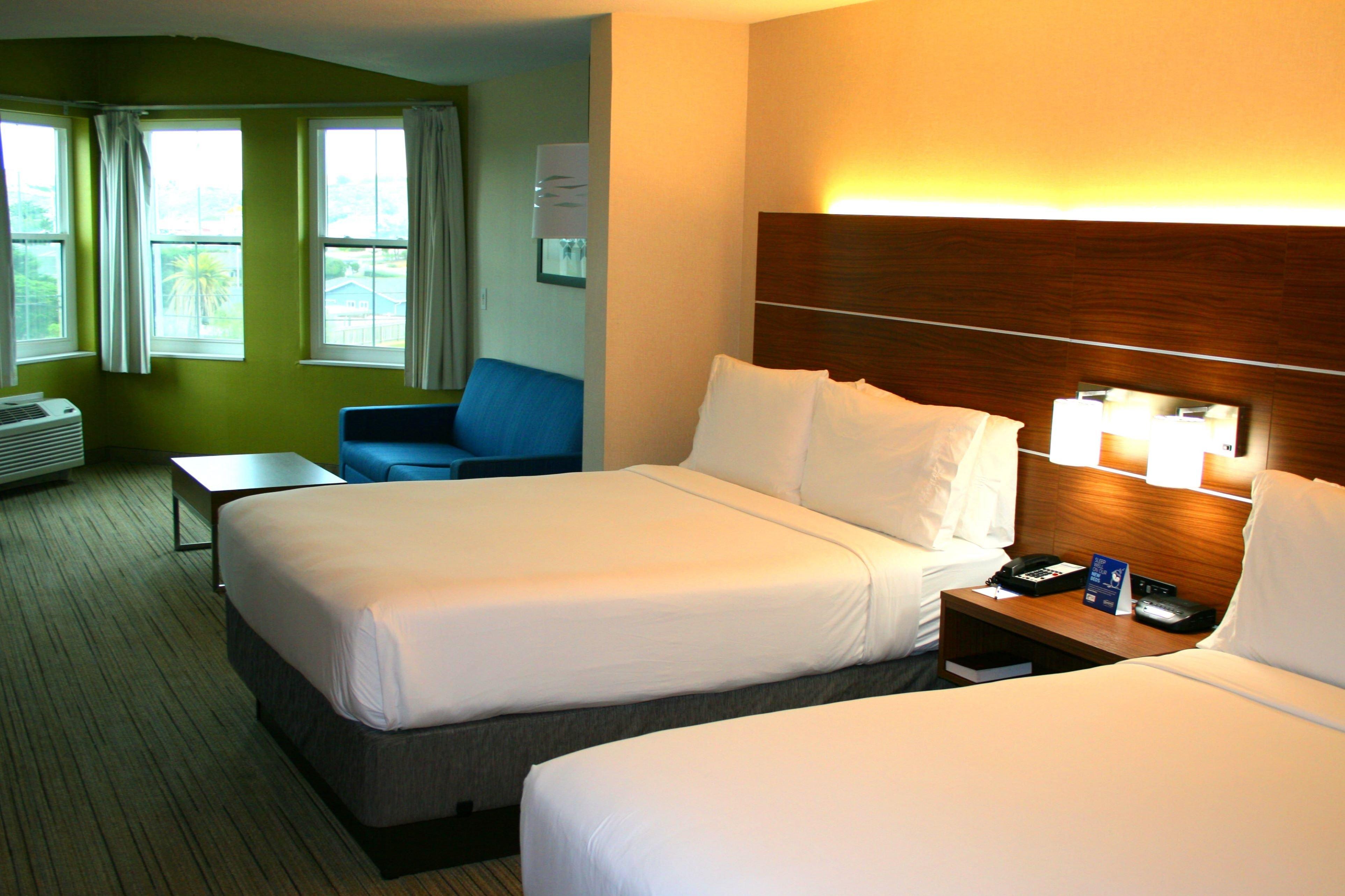 Holiday Inn Express Hotel & Suites Marina By Ihg Exterior foto